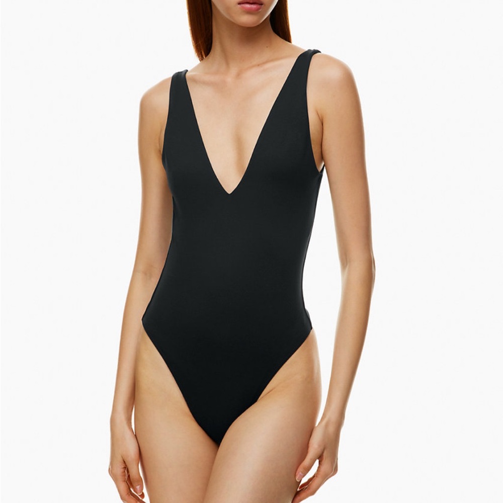 Aritzia Babaton Contour V-Neck Bodysuit